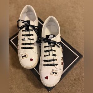 KARL LAGERFELD PARIS sneaker.